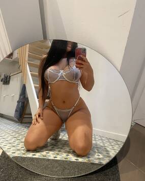 Lucy sexi