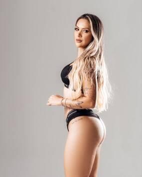 Sheila hot