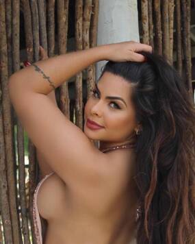 TATI CHAUD - BRAZILIAN