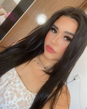 Alicia girlfriend style, French kiss
