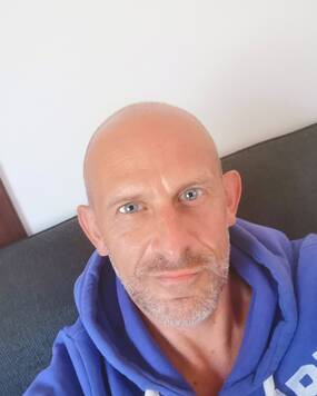 loic (gay top)Massage:Ero/Relax Masseur