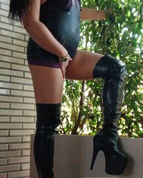 KINKY VALERIA DEEPTHROAT TALENT