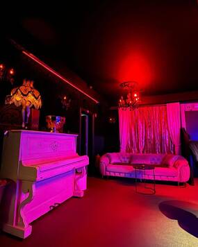 Club Besame Mucho