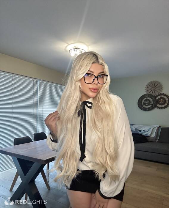 Hot Brazilian Juli (Foto)