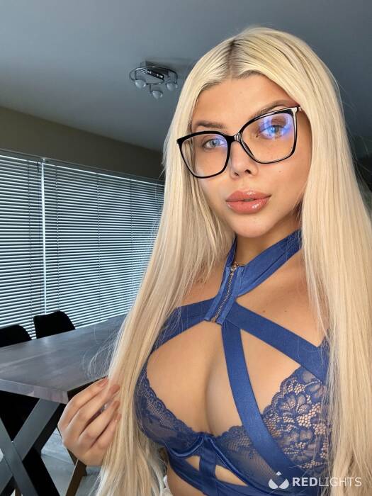 Hot Brazilian Juli (Foto)