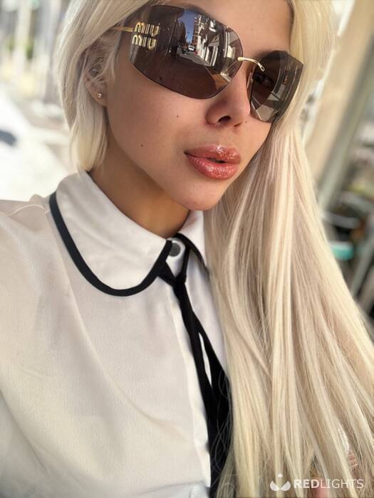 Hot Brazilian Juli (Foto)