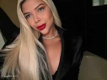 Hot Brazilian Juli (Foto)