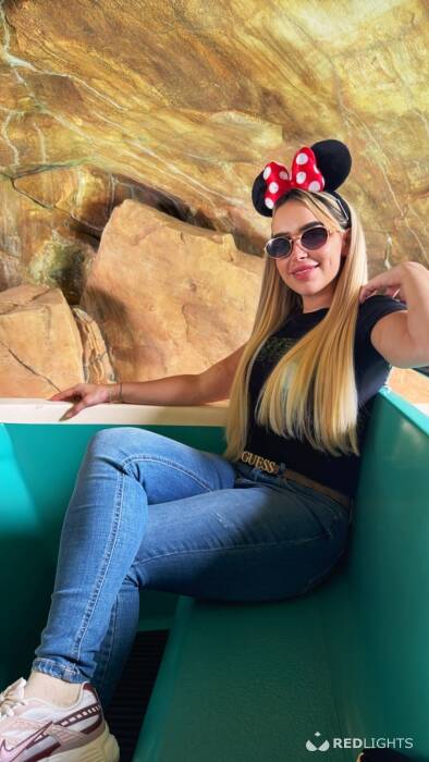Esmeralda loira (Foto)