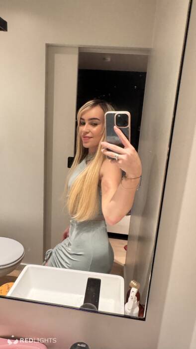 Esmeralda loira (Foto)