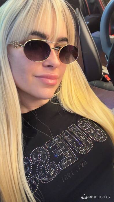 Esmeralda loira (Foto)