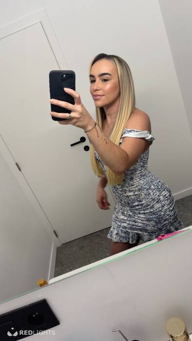 Esmeralda loira (Foto)