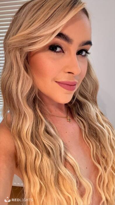 Esmeralda loira (Foto)