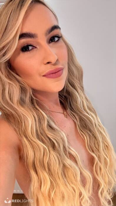 Esmeralda loira (Foto)