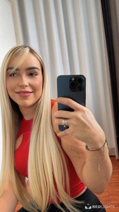 Esmeralda loira (Foto)