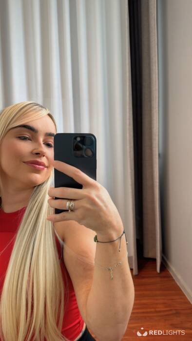 Esmeralda loira (Foto)