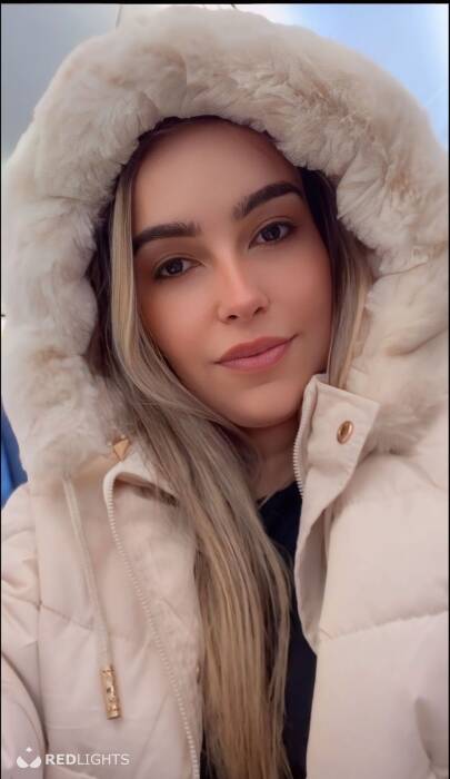 Esmeralda loira (Foto)
