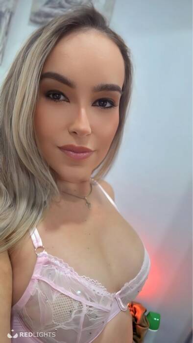 Esmeralda loira (Foto)