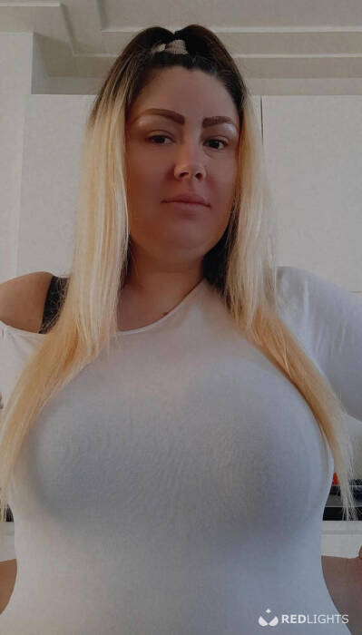 Alice big boobs (Foto)