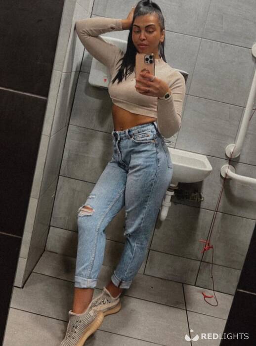 Ariana (Foto)
