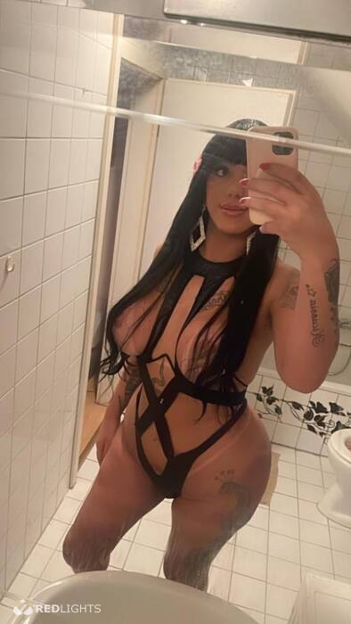 TS Bella reine du sexe (Foto)