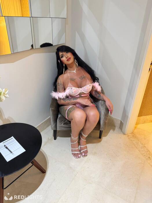 TS Bella reine du sexe (Foto)