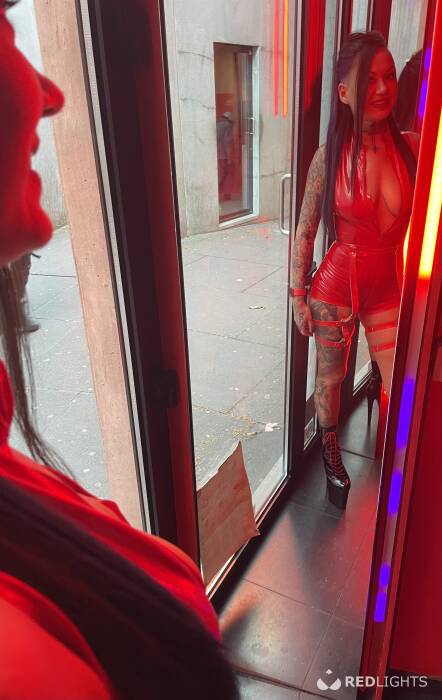 Meesteres Kiana (Foto)