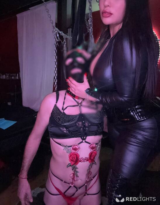 MISTRESS NAELLE (Foto)