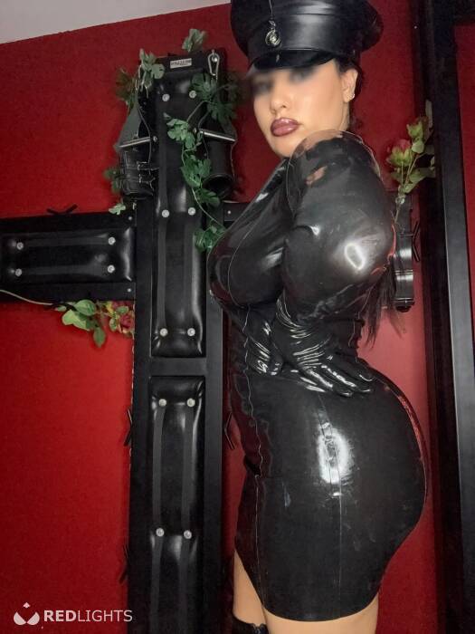 MISTRESS NAELLE (Foto)