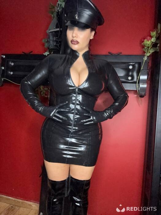 MISTRESS NAELLE (Foto)