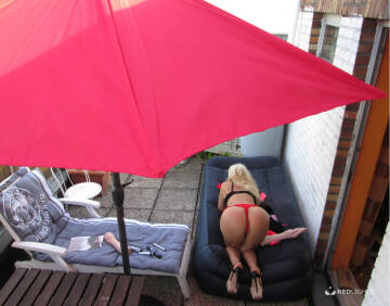 Tania @ Naomi (Foto)