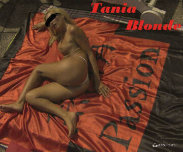 Tania @ Naomi (Foto)