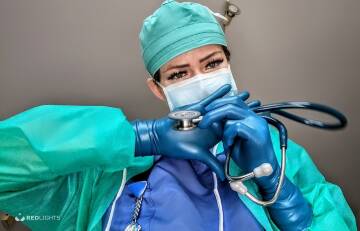 Meesteres Katharina en Dokter Amara (Foto)