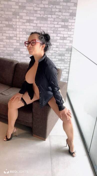 NAOMI (Foto)