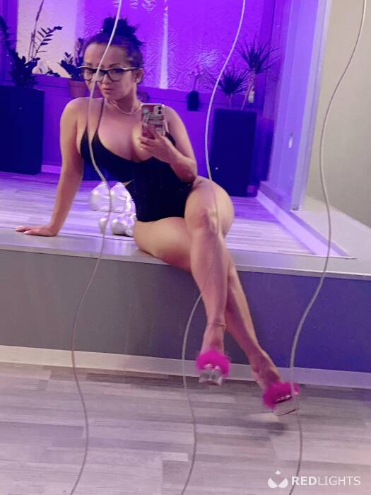NAOMI (Foto)