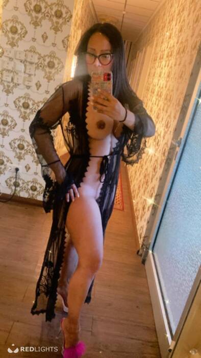 NAOMI (Foto)
