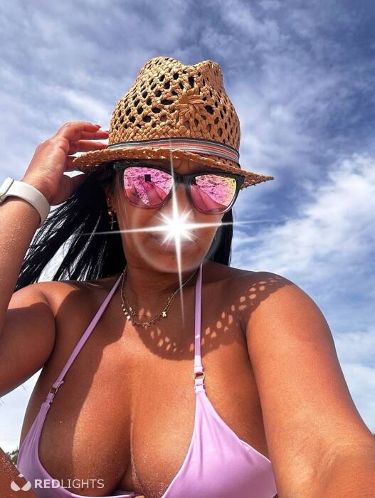 NAOMI (Foto)