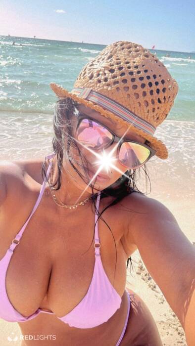 NAOMI (Foto)