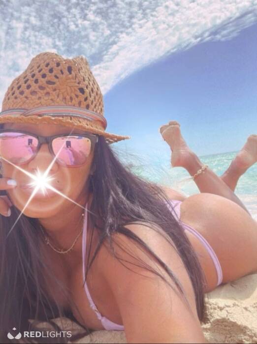 NAOMI (Foto)