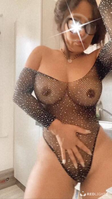 NAOMI (Foto)