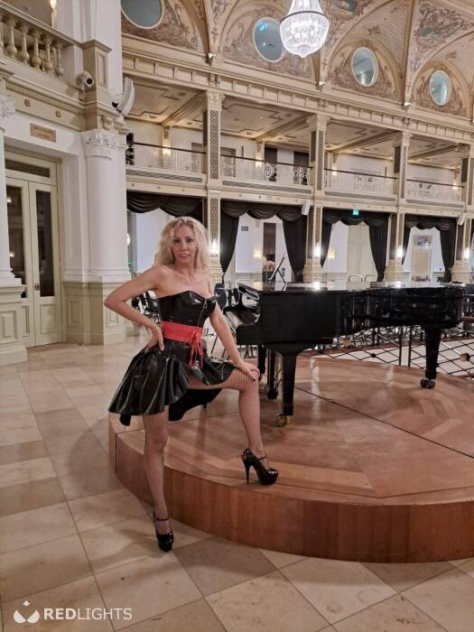 Maitresse Morgane en virtuel (Foto)