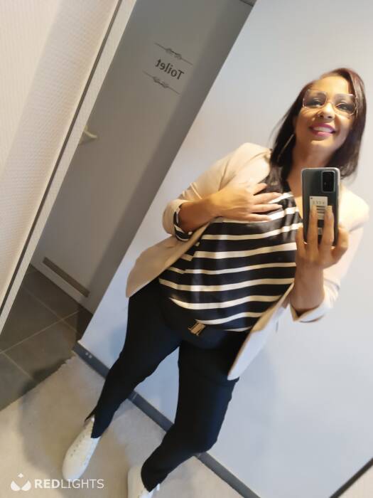 NIKOLLY DOMINATRIZ (Foto)