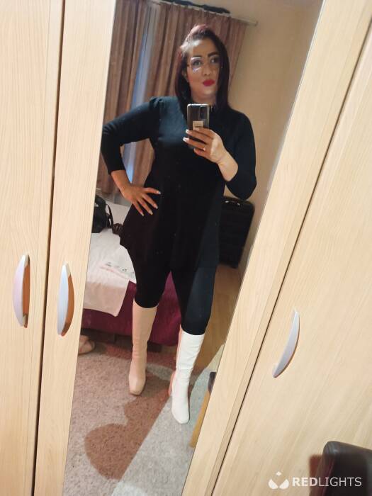 NIKOLLY DOMINATRIZ (Foto)