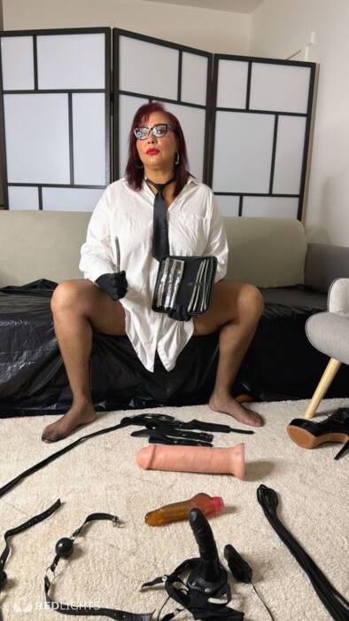 NIKOLLY DOMINATRIZ (Foto)