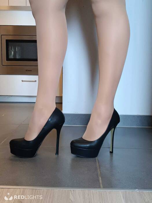 NIKOLLY DOMINATRIZ (Foto)