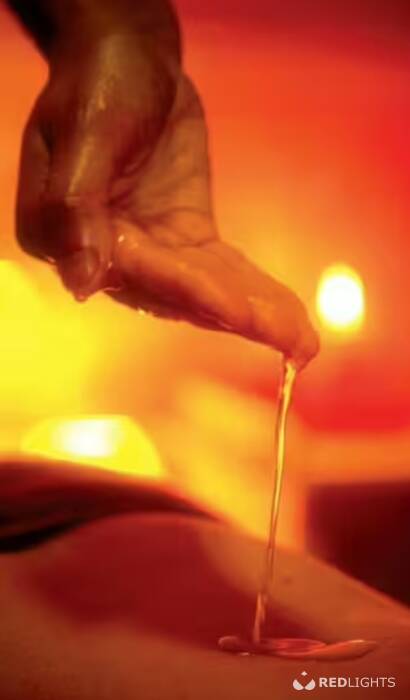 Massage tantrique (Foto)