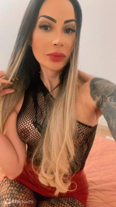 Larissa brune (Foto)