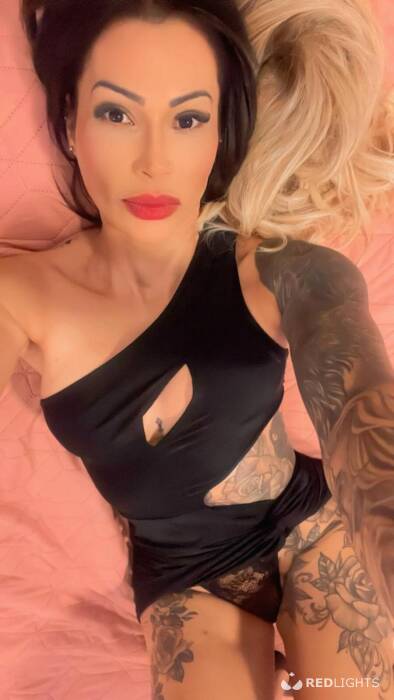 Larissa brune (Foto)