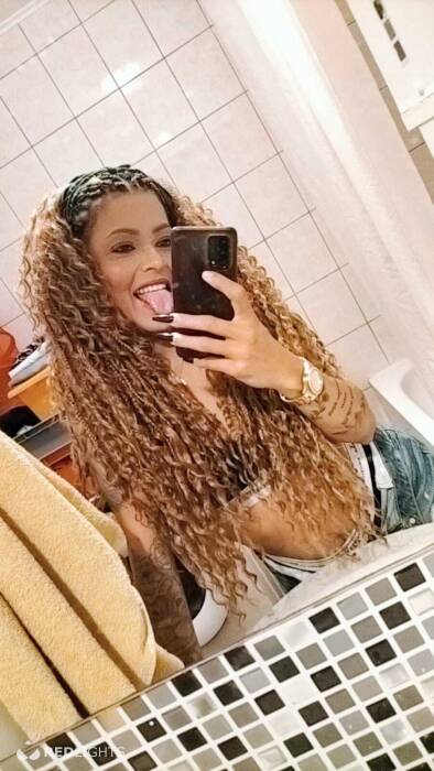 New Joyce (Foto)