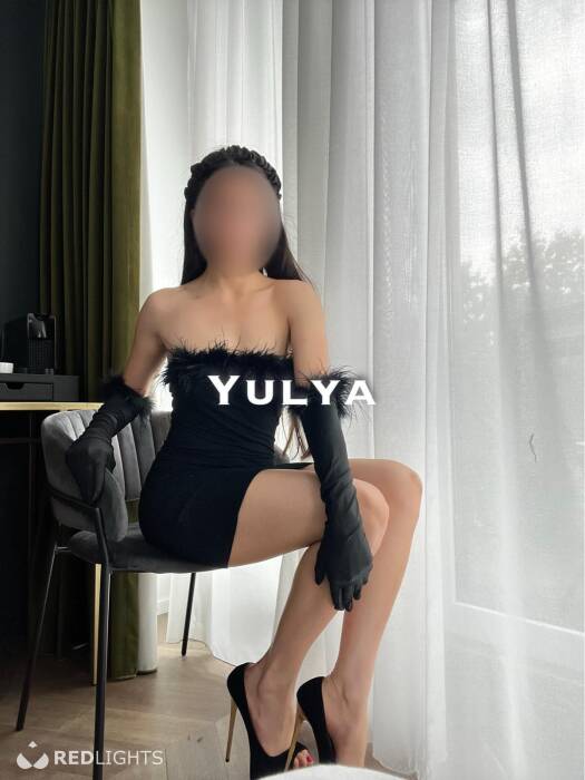 Yulya (Foto)