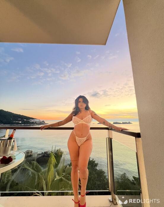 VIOLETA ANAL (Foto)